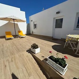 https://la-casita-santa-cruz-de-tenerife.in-canary-islands.com